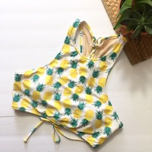 ⭐BOGO SALE⭐ Old Navy bikini top 🍍